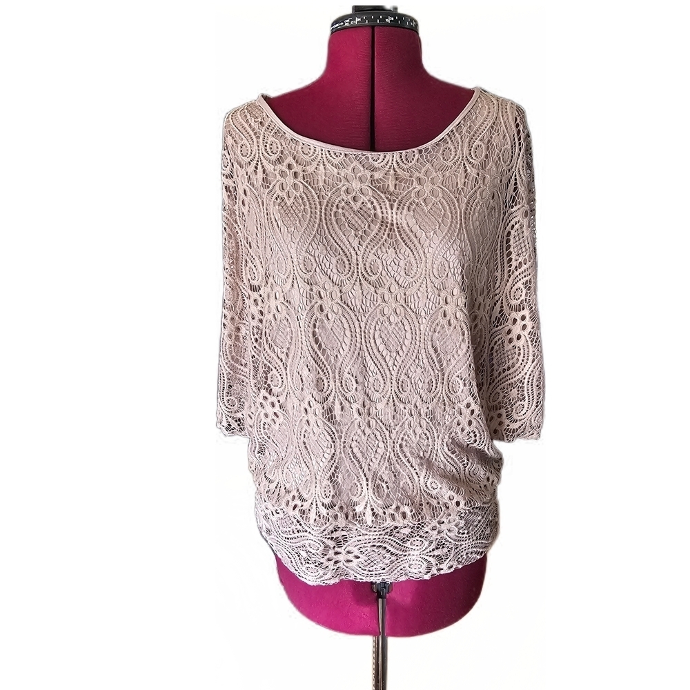 Brittany Black Elegant Lace Women's 3/4 Sleeve Banded Bottom Tank Lace Top - Picture 1 of 12
